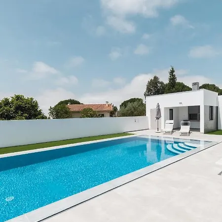 Chill Villa - Luxury villa with jacuzzi&private swimming pool Santa Barbara (Lisbon)