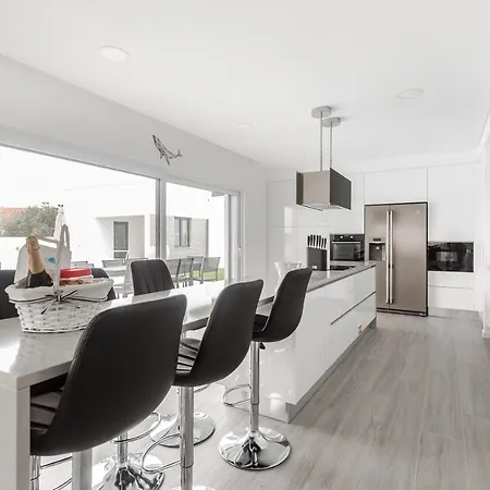 Chill House, Luxury With Jacuzzi And Private Swimming Pool *