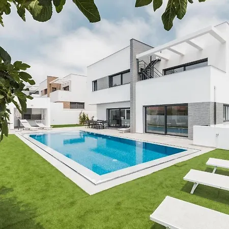 Villa Chill Villa - Luxury villa with jacuzzi&private swimming pool