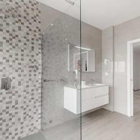 Chill House, Luxury With Jacuzzi And Private Swimming Pool Santa Barbara (Lisbon)