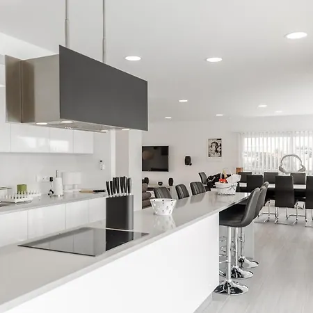 Chill Villa - Luxury Villa With Jacuzzi And Private Swimming Pool Santa Barbara